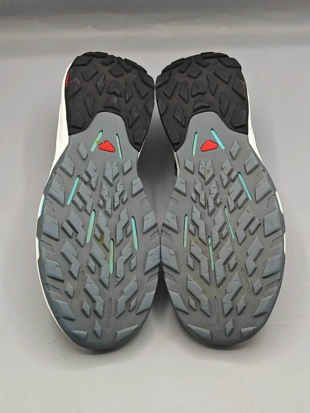 Salomon OUTpulse Shoes Women's 8.5 Gray Trail Running Hiking Sneakers 471531